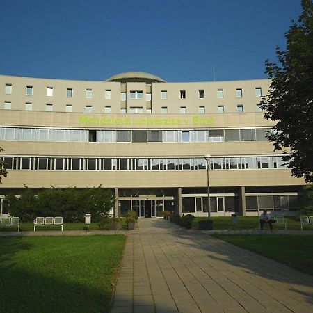 Kolej Akademie Hotel Brno Exterior foto