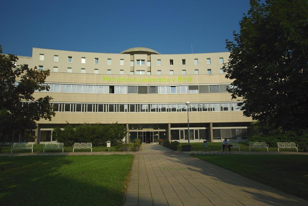 Kolej Akademie Hotel Brno Exterior foto